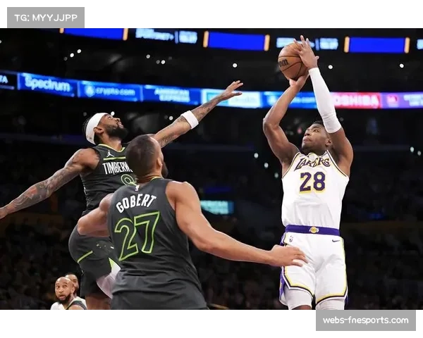 HNBA赛场趣味互动，中场投篮游戏点燃观众热情