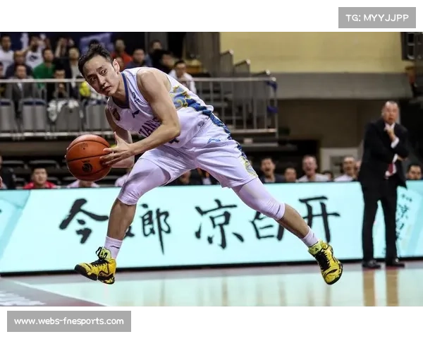 江苏肯帝亚球员走进丹阳校园，与师生共燃篮球热情