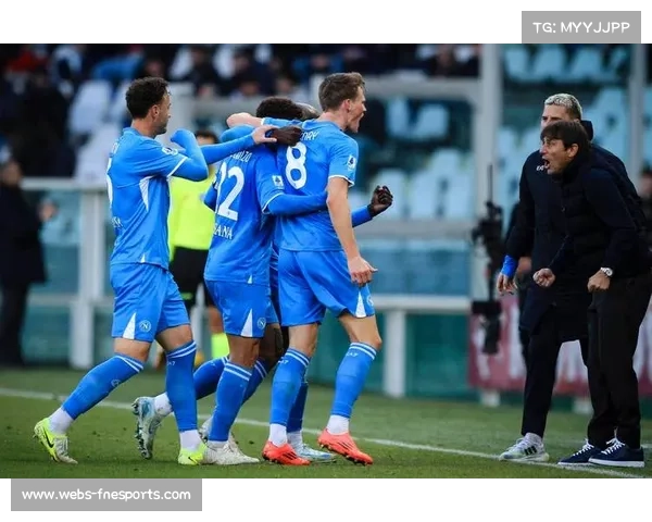 孔蒂抗议判罚染红，那不勒斯教练席情绪失控