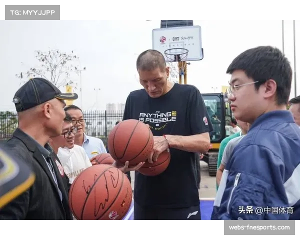 CBA“走进边疆”公益活动抵达新疆伊犁，巴特尔带队与当地球手互动